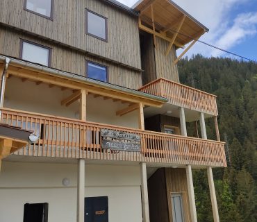 Façade rénovée du chalet Le Chornais à Arêches-Beaufort, en Savoie