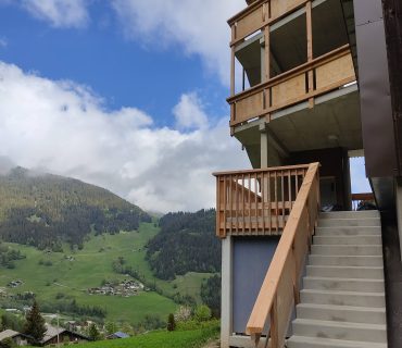 Façade rénovée du chalet Le Chornais à Arêches-Beaufort, en Savoie